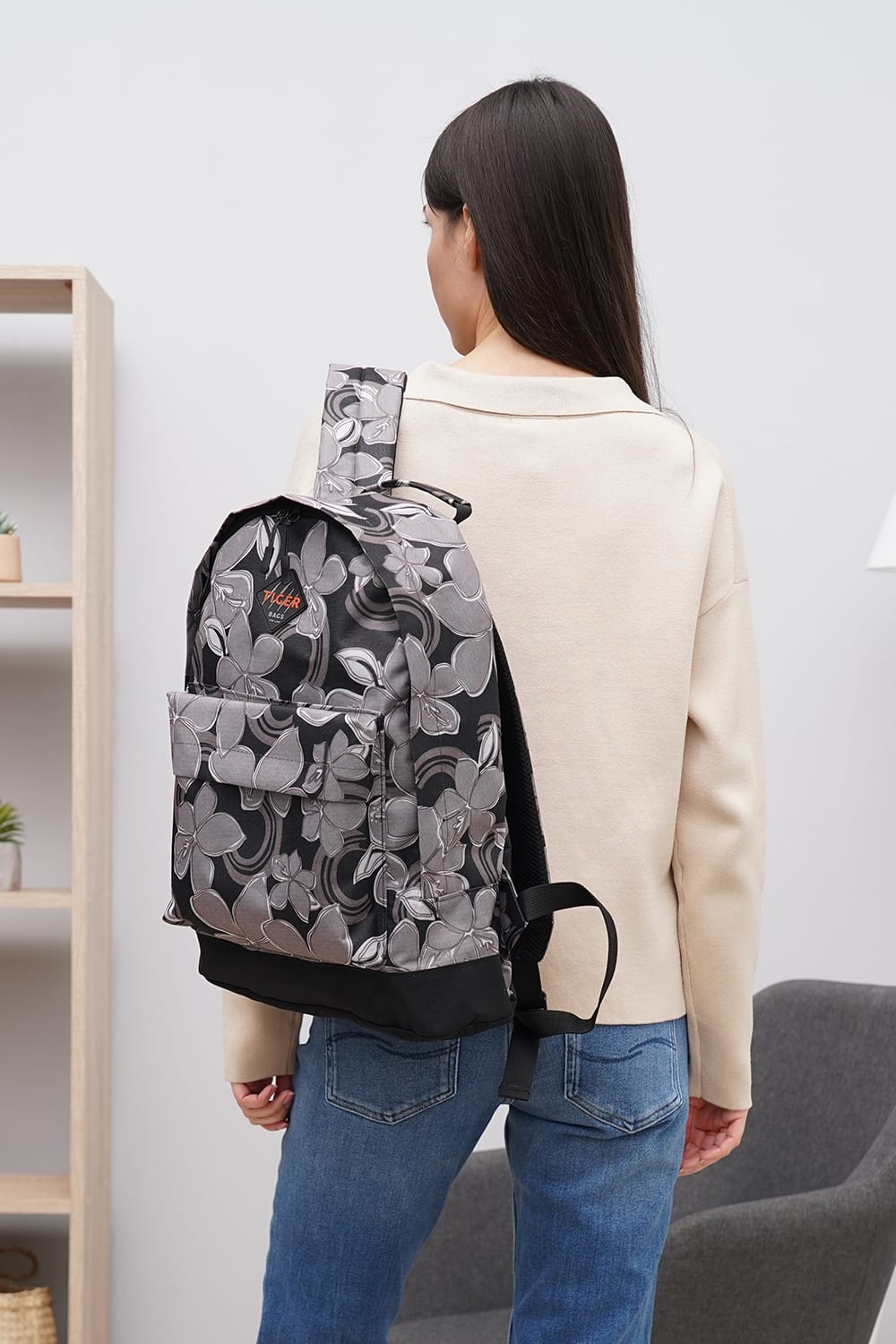 Міський рюкзак Tiger Big Print Квіти сірі