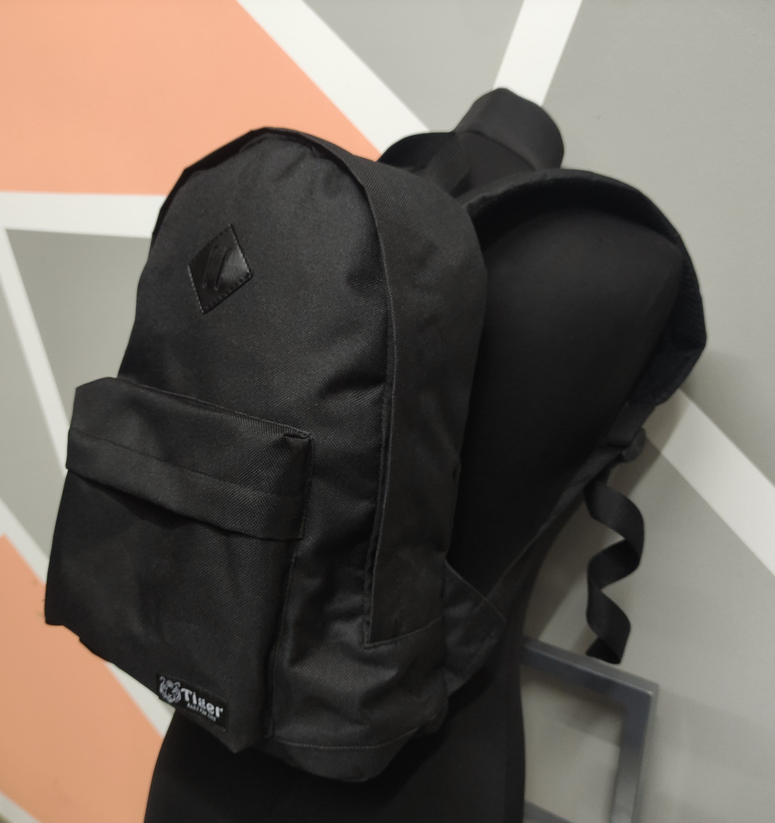 Міський рюкзак Tiger Small Чорний