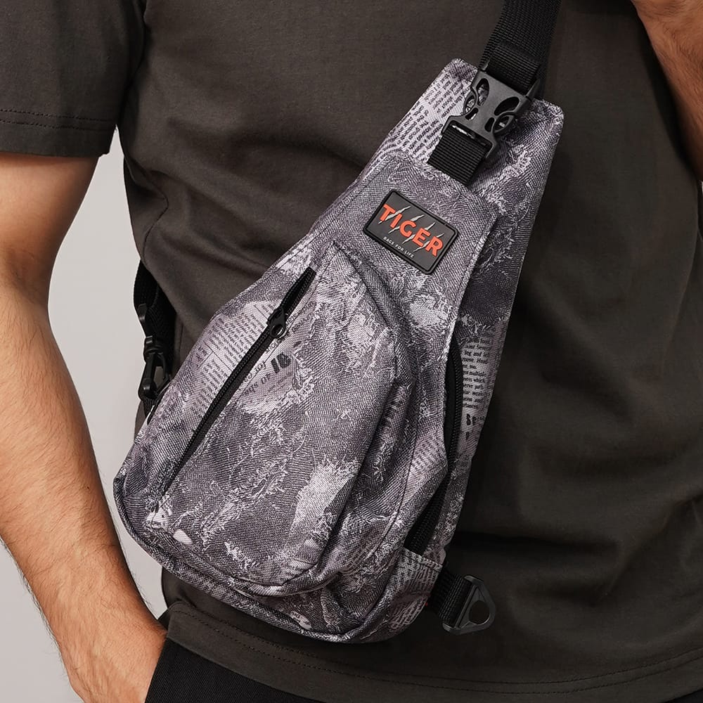 Сумка через плечо Tiger Joker Print Газета