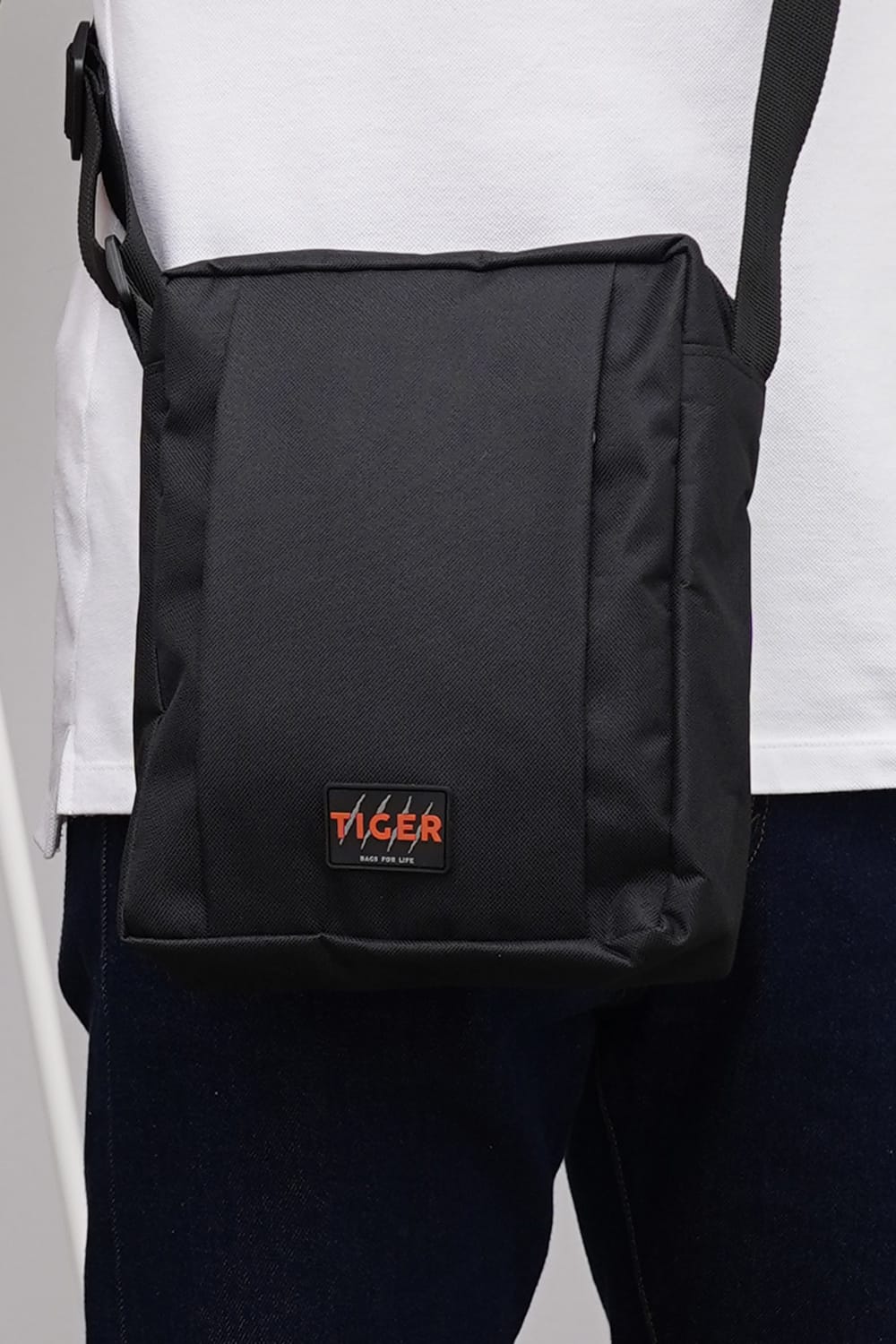 Сумка через плечо Tiger Direct чорний